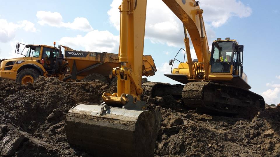 Ulmer construction digging trenches